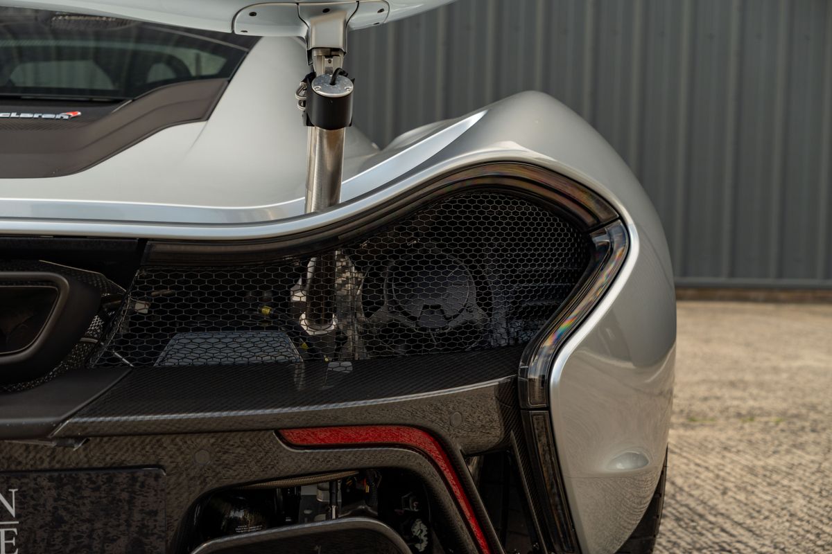 2014 McLaren P1