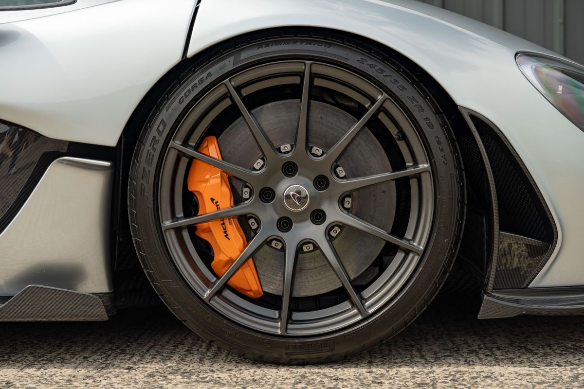 2014 McLaren P1