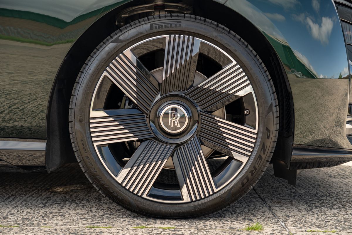 2024 Rolls-Royce Spectre