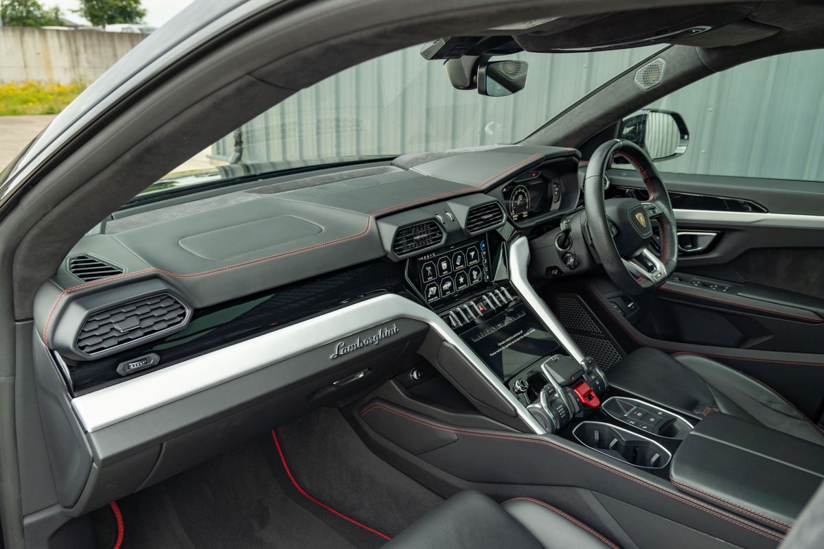 2022 Lamborghini Urus