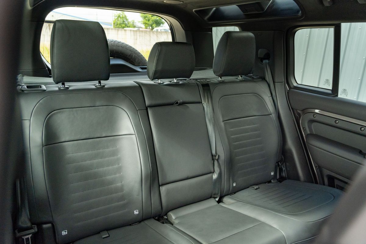 2026 Land Rover Defender 110 Octa