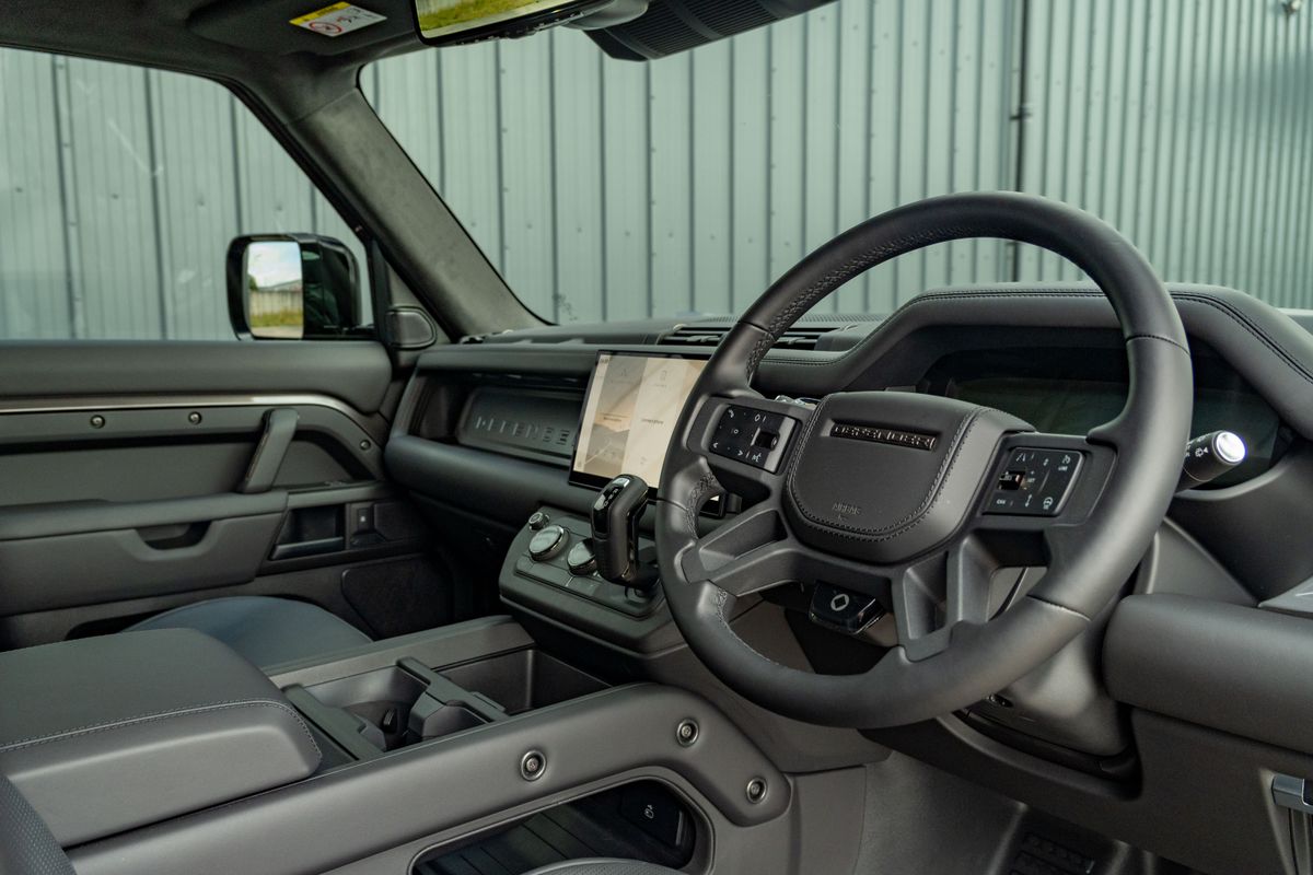 2026 Land Rover Defender 110 Octa