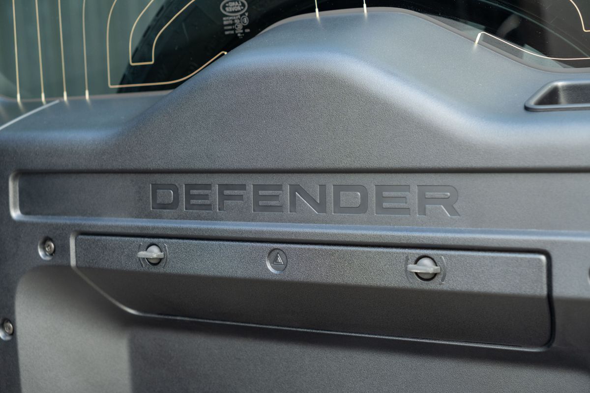 2026 Land Rover Defender 110 Octa