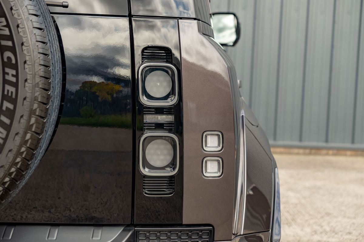 2026 Land Rover Defender 110 Octa