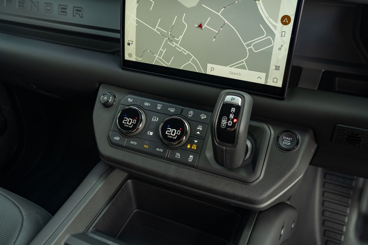 2026 Land Rover Defender 110 Octa