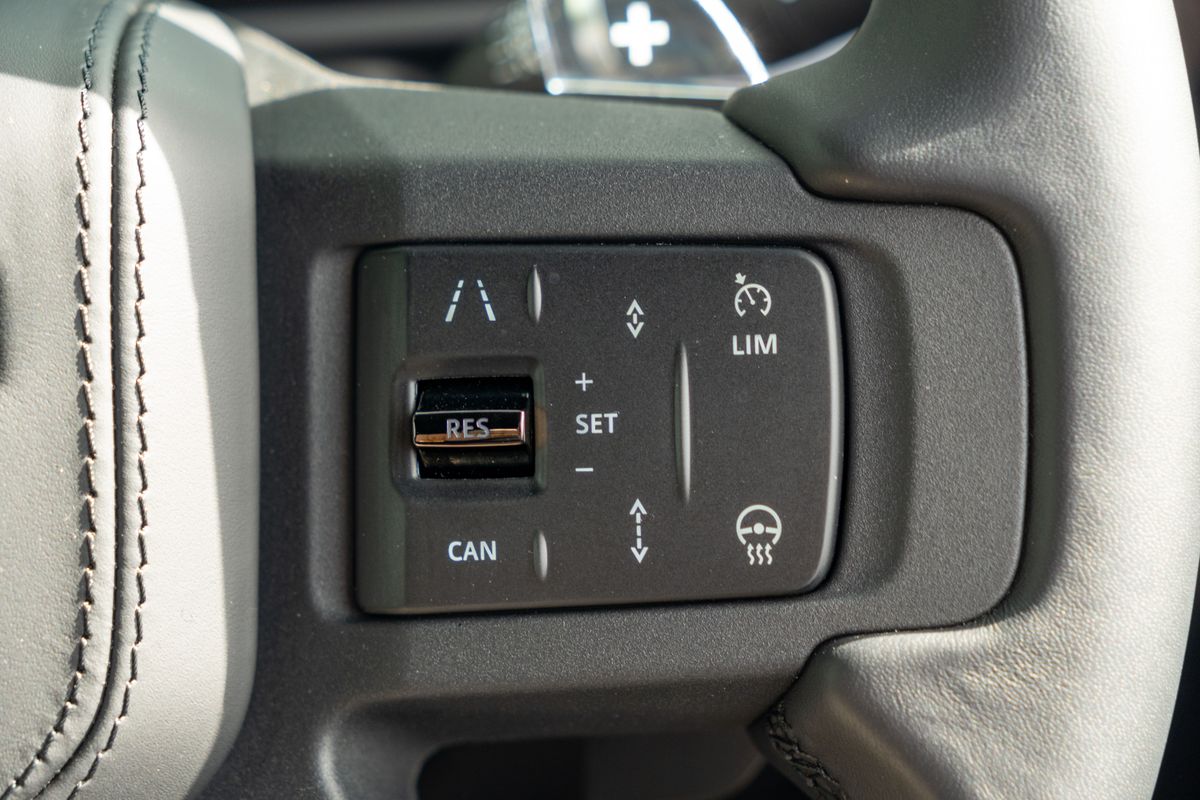 2026 Land Rover Defender 110 Octa