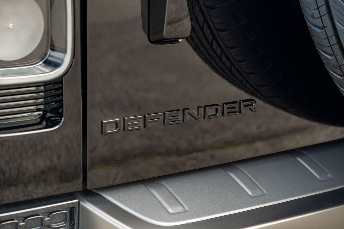2026 Land Rover Defender 110 Octa