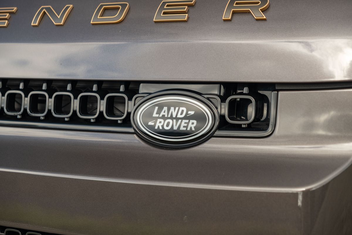 2026 Land Rover Defender 110 Octa