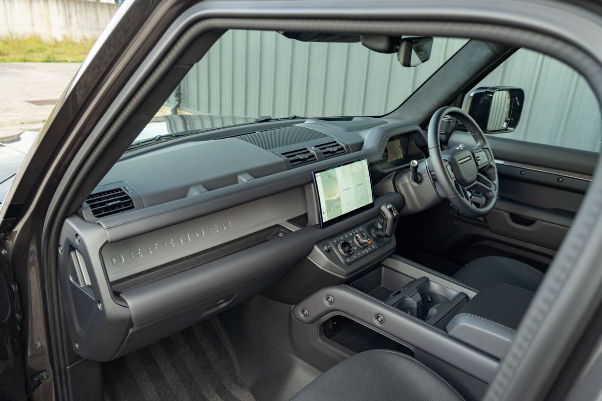 2026 Land Rover Defender 110 Octa