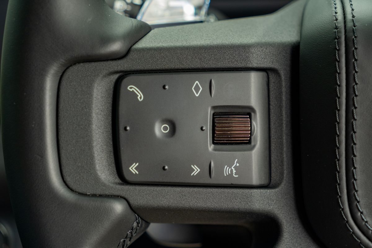 2026 Land Rover Defender 110 Octa
