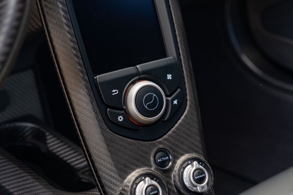 2014 McLaren P1