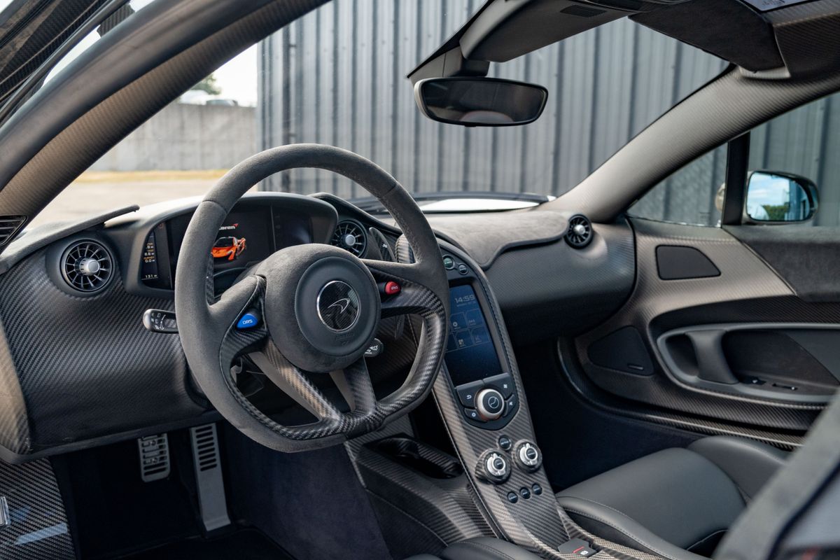 2014 McLaren P1