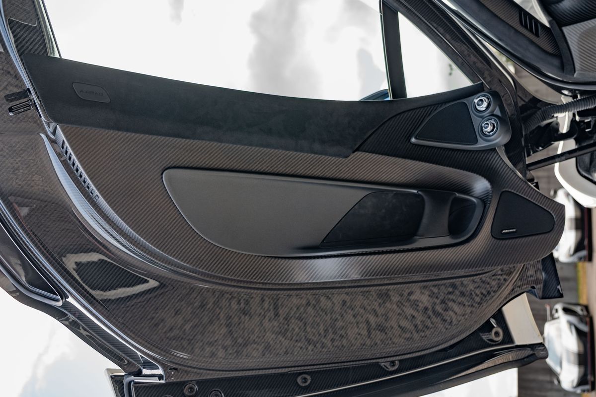 2014 McLaren P1