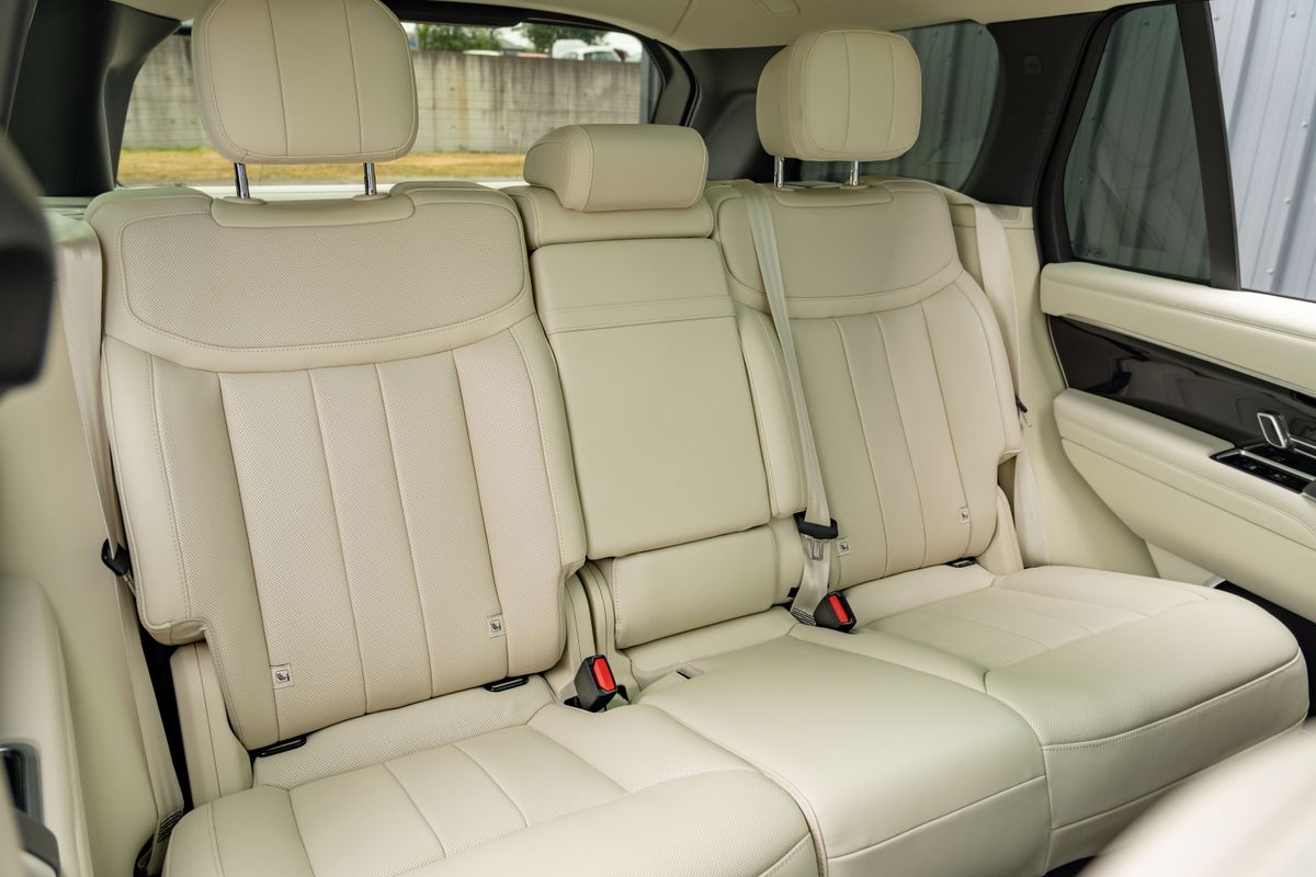 2025 Land Rover Range Rover HSE D350