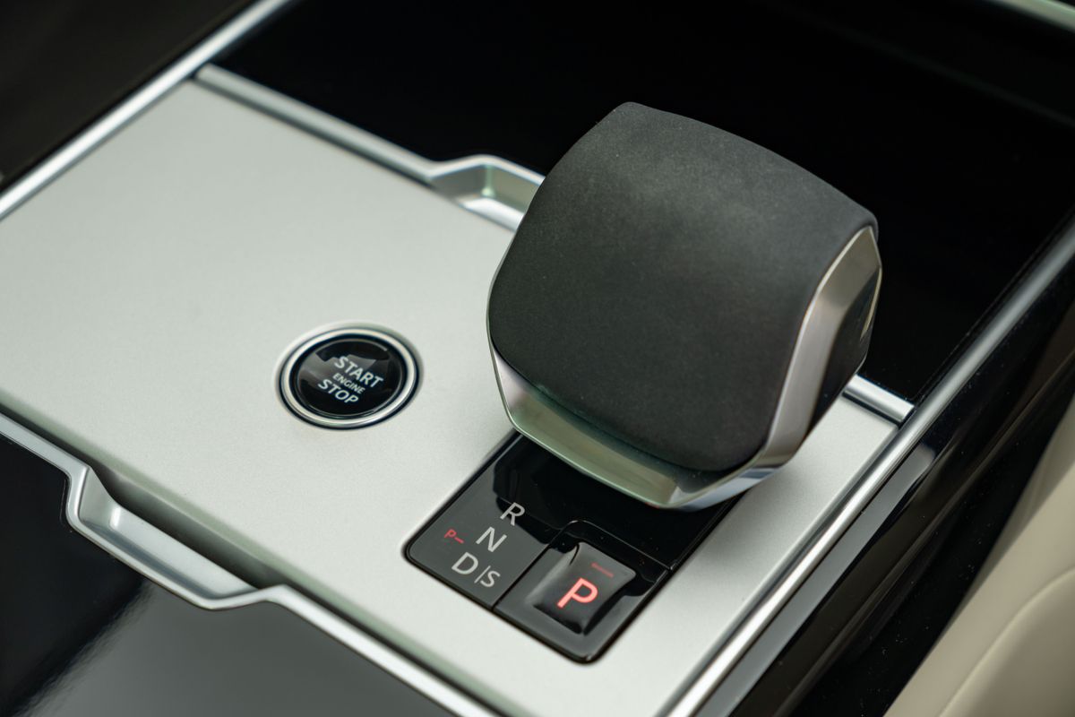2025 Land Rover Range Rover HSE D350