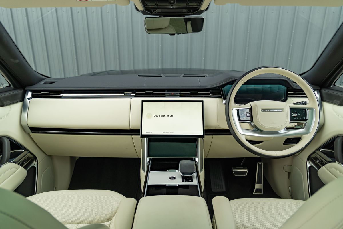 2025 Land Rover Range Rover HSE D350