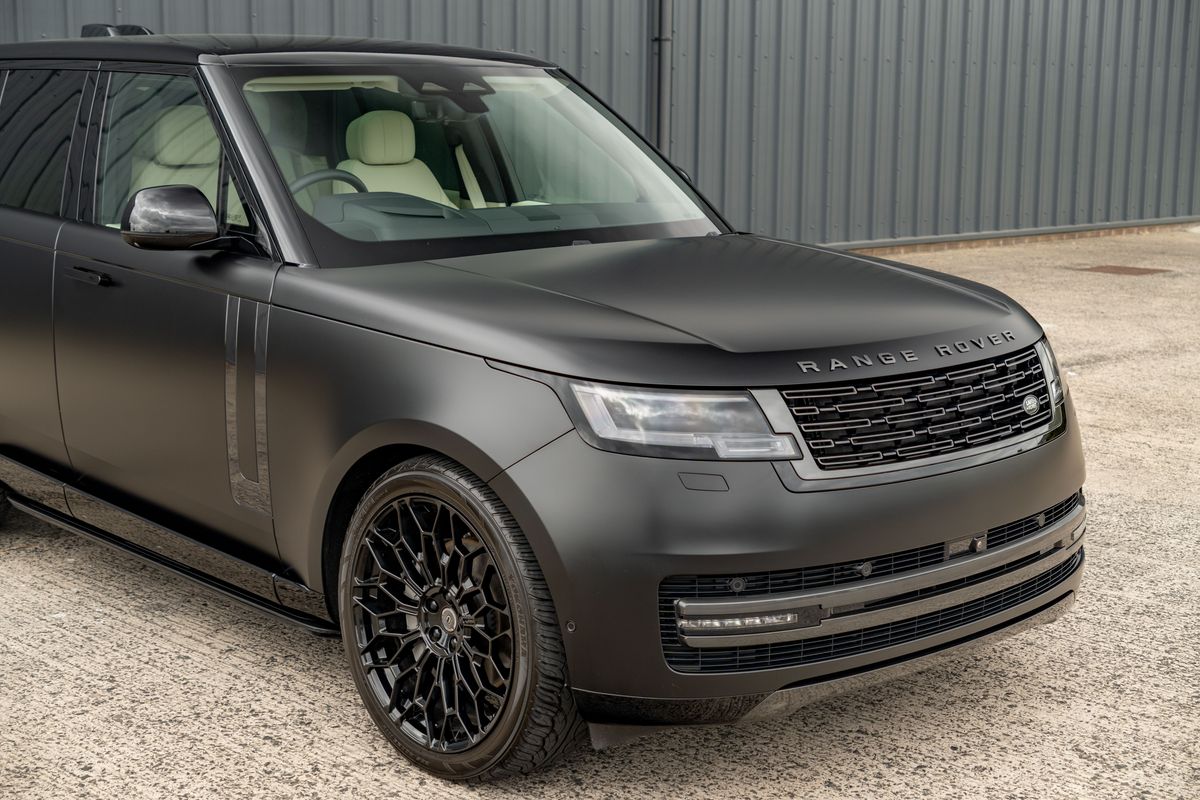 2025 Land Rover Range Rover HSE D350