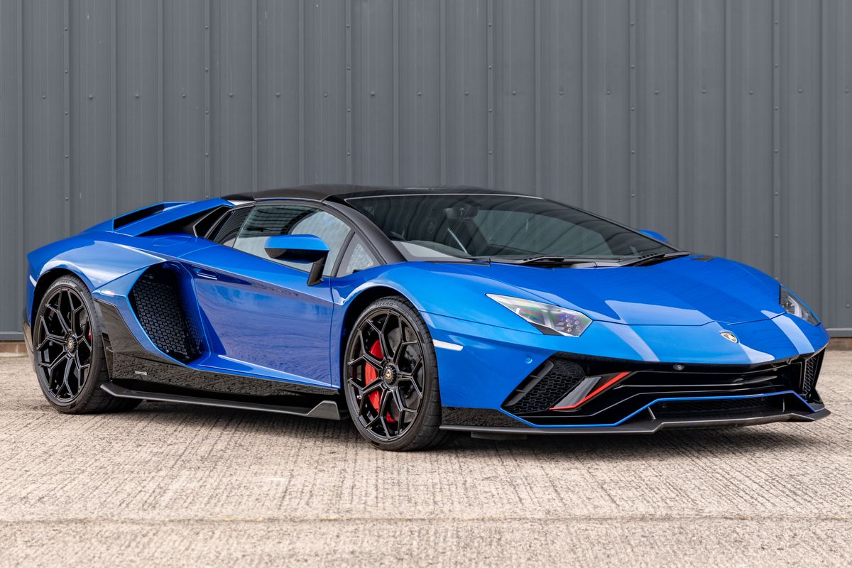 2022 Lamborghini Aventador Ultimae Roadster