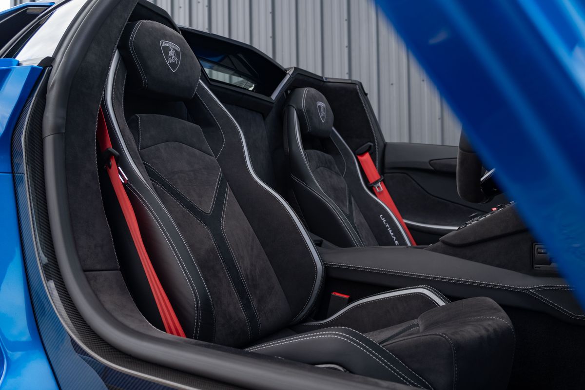 2022 Lamborghini Aventador Ultimae Roadster