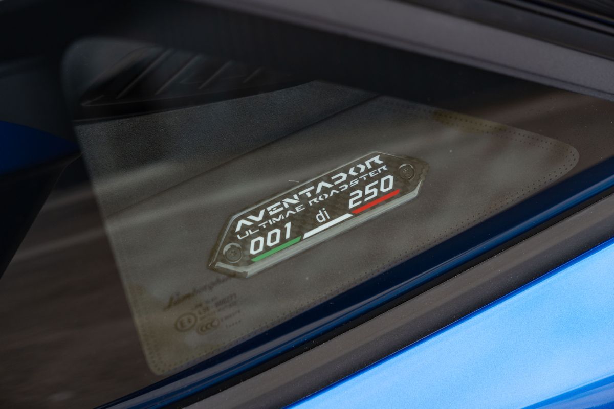 2022 Lamborghini Aventador Ultimae Roadster