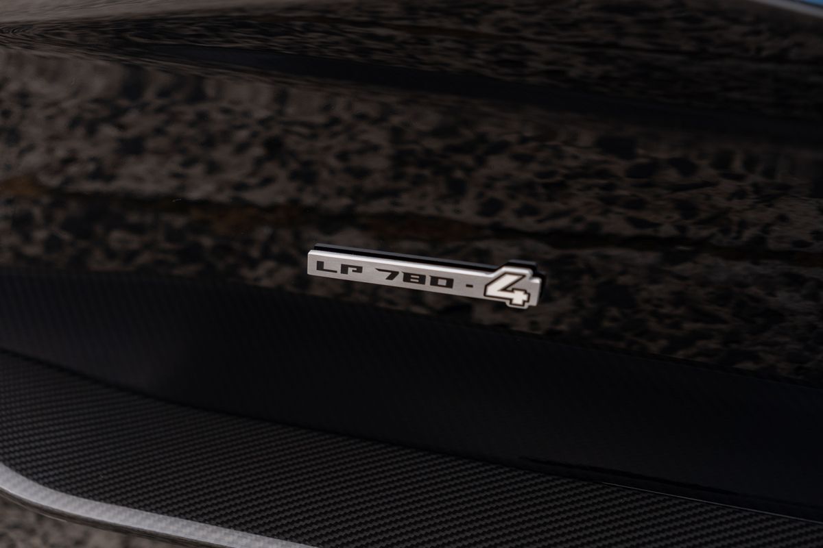 2022 Lamborghini Aventador Ultimae Roadster