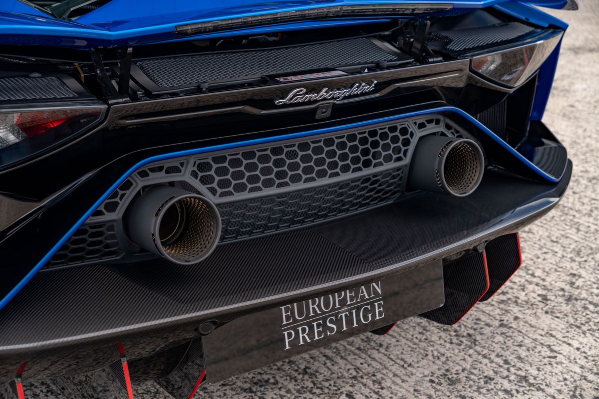 2022 Lamborghini Aventador Ultimae Roadster