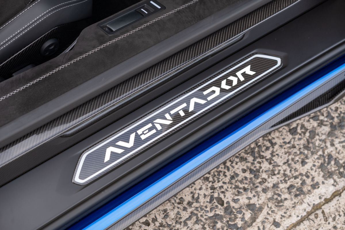 2022 Lamborghini Aventador Ultimae Roadster