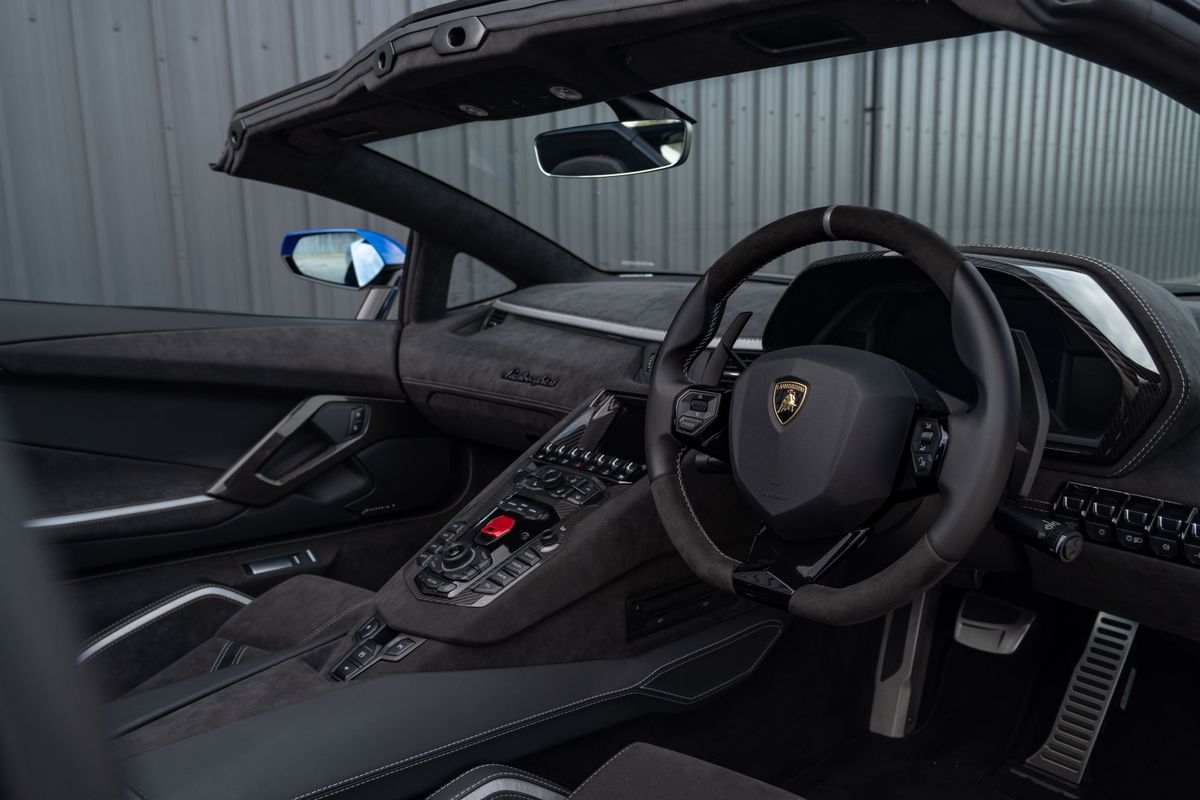 2022 Lamborghini Aventador Ultimae Roadster