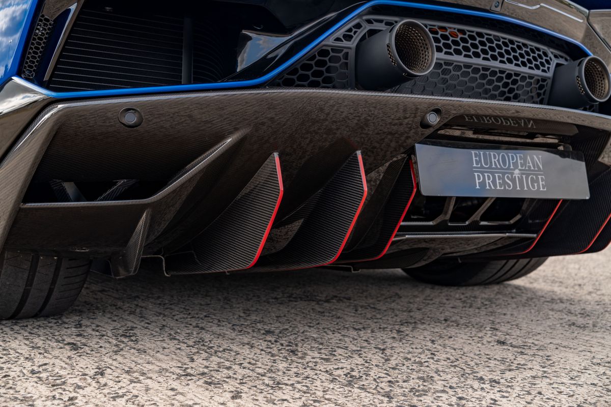 2022 Lamborghini Aventador Ultimae Roadster