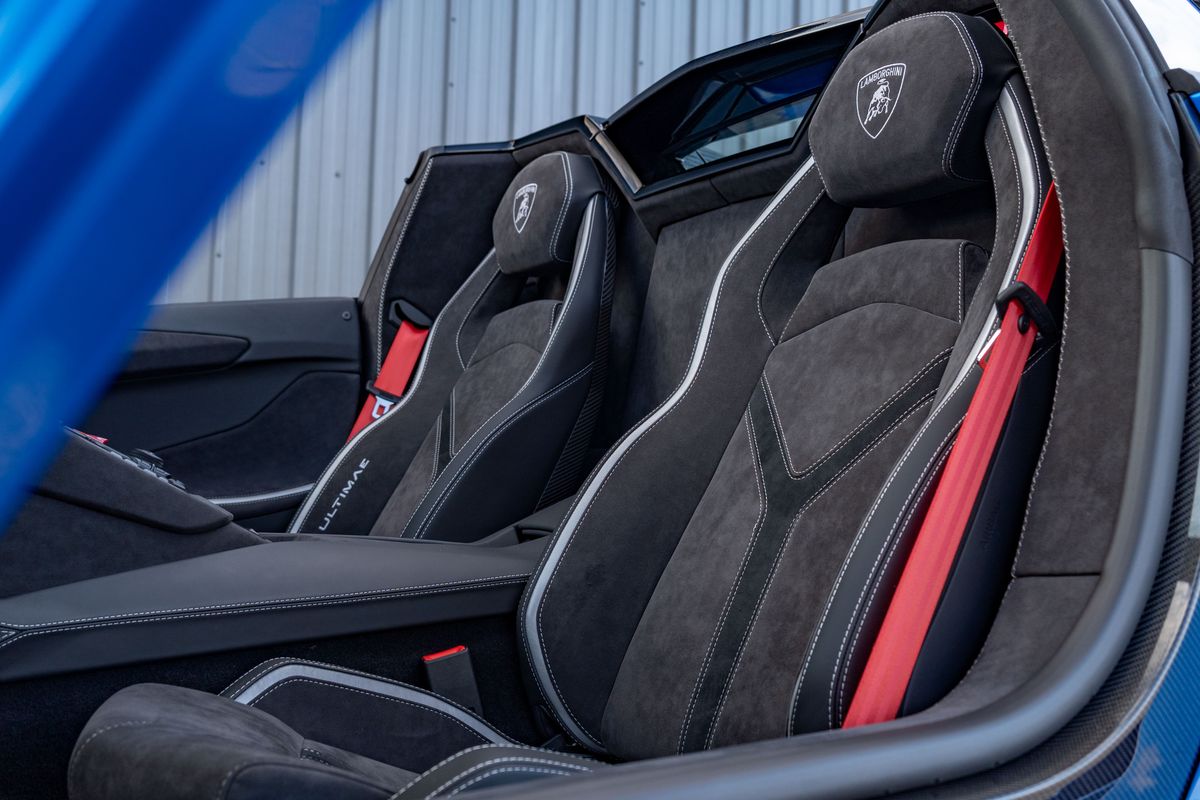 2022 Lamborghini Aventador Ultimae Roadster