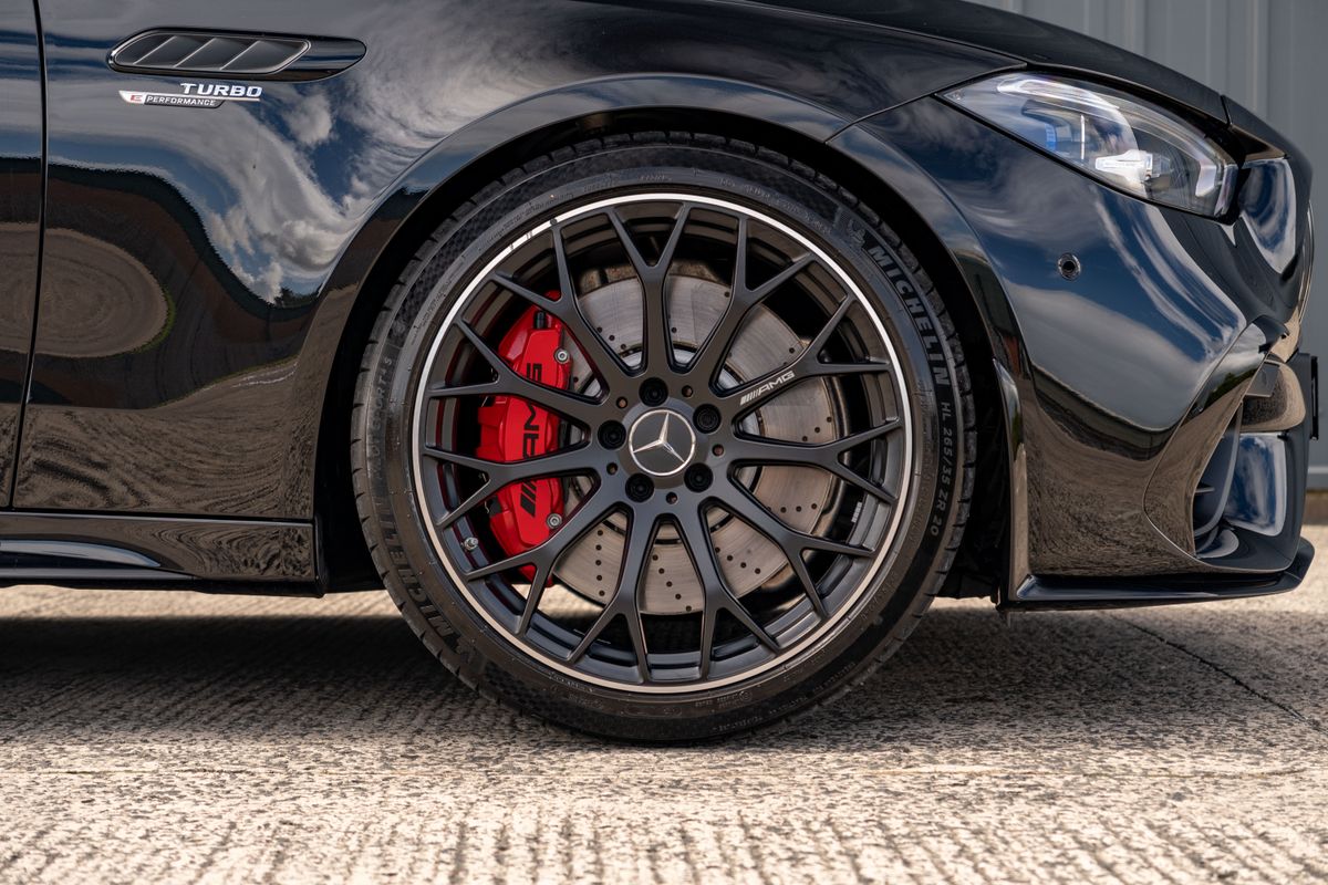 2024 Mercedes-Benz C63 AMG S E Performance