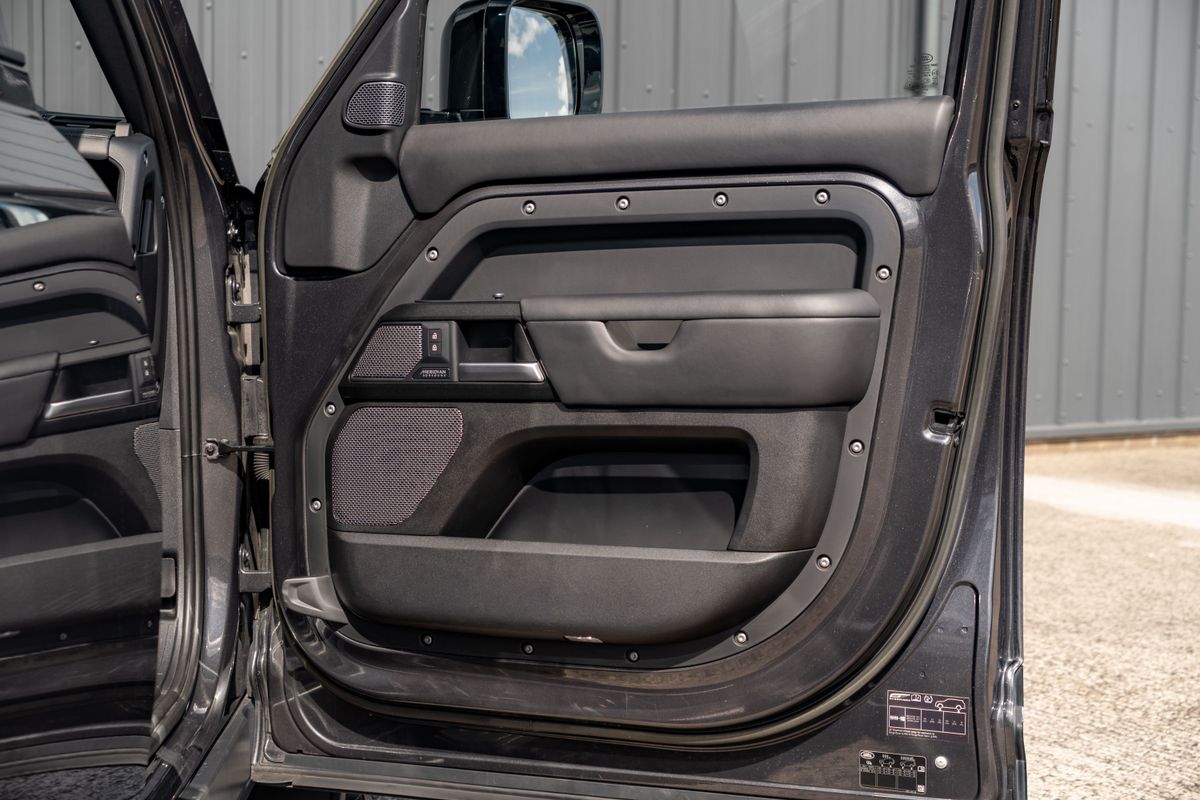 2022 Land Rover Defender V8 Overfinch