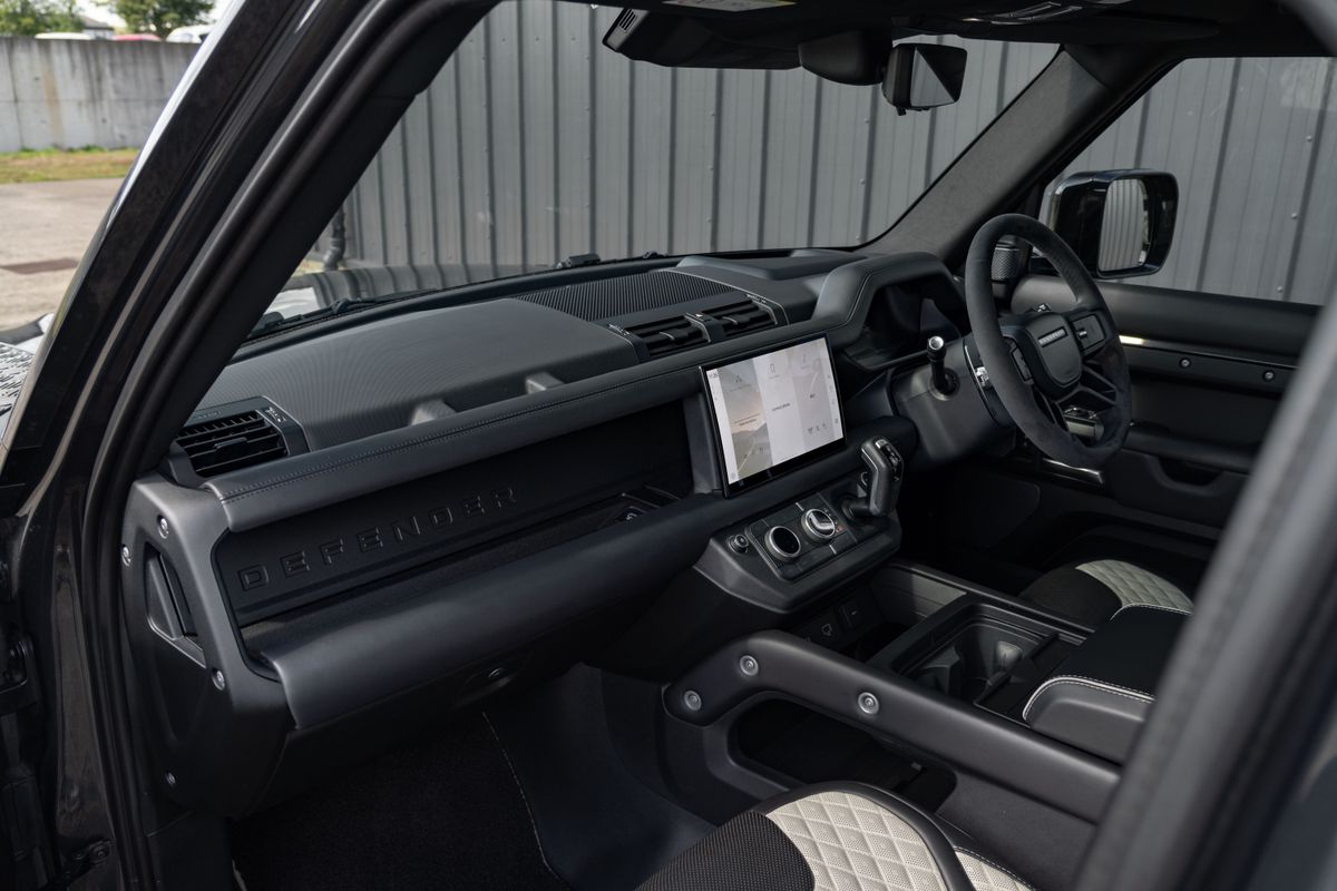 2022 Land Rover Defender V8 Overfinch