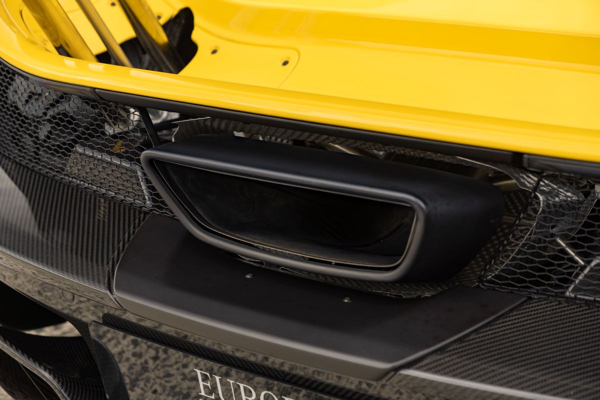 2014 McLaren P1